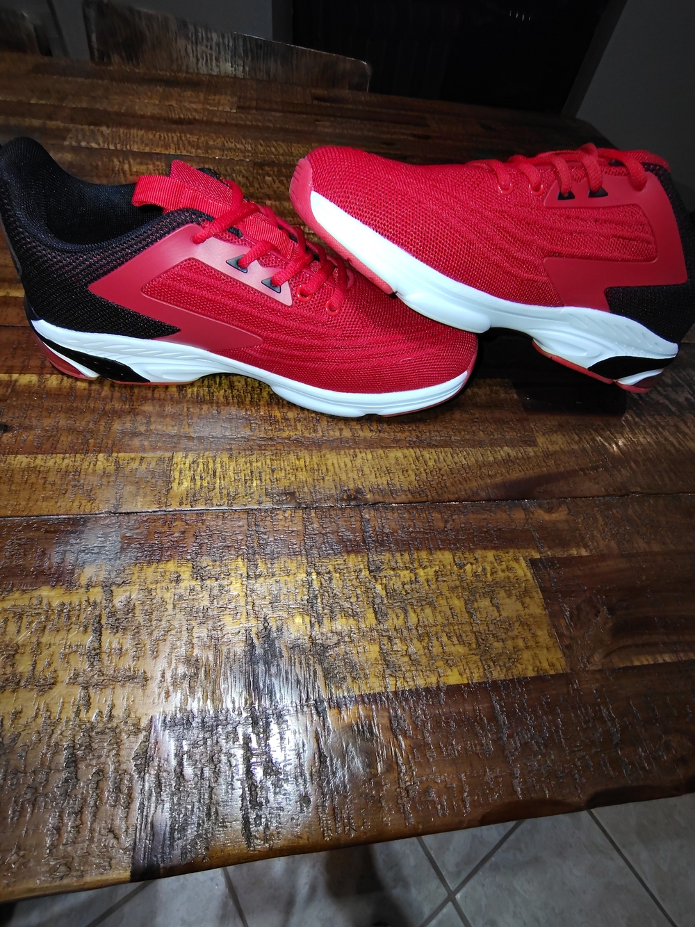 Jerko QX01M Athletic Running Sneaker Original Box Excellent Condition 9.5 Men